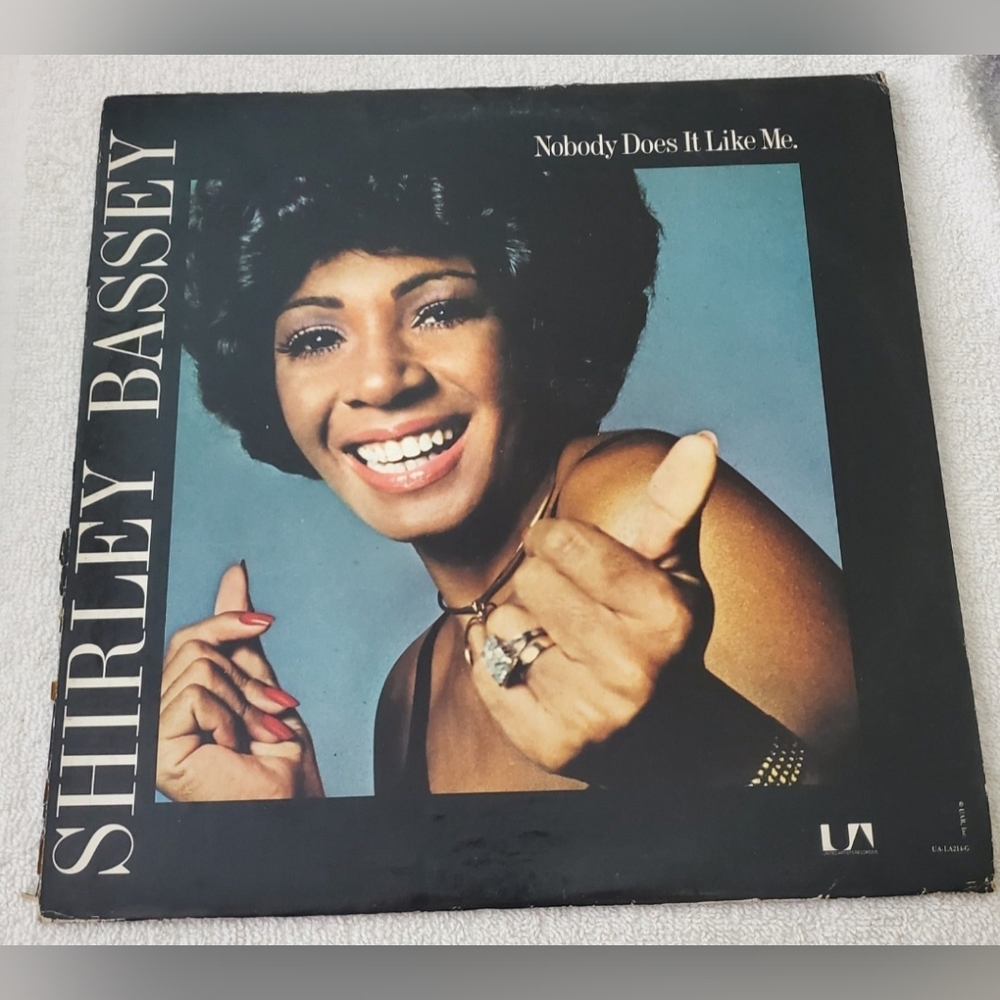 BOGO Shirley Bassey Nobody Does It Like Me Vinyl Record LP